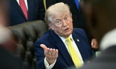 Le président américain Donald Trump dans le Bureau ovale de la Maison Blanche, le 4 juin 2026 à Washington ( AFP / Brendan SMIALOWSKI )