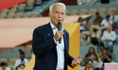 Le président du Medef Patrick Martin avant le début du débat entre sept candidats à la présidentielle organisé par l'organisation patronale, le 27 août 2026 à Paris ( AFP / Thomas SAMSON )