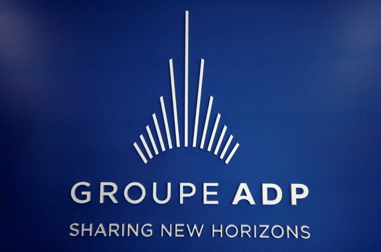 ( POOL / BENOIT TESSIER )