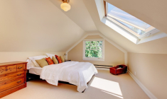 Quelles autorisations faut-il pour créer ou changer une fenêtre de toit ? (Crédits: Adobe Stock)