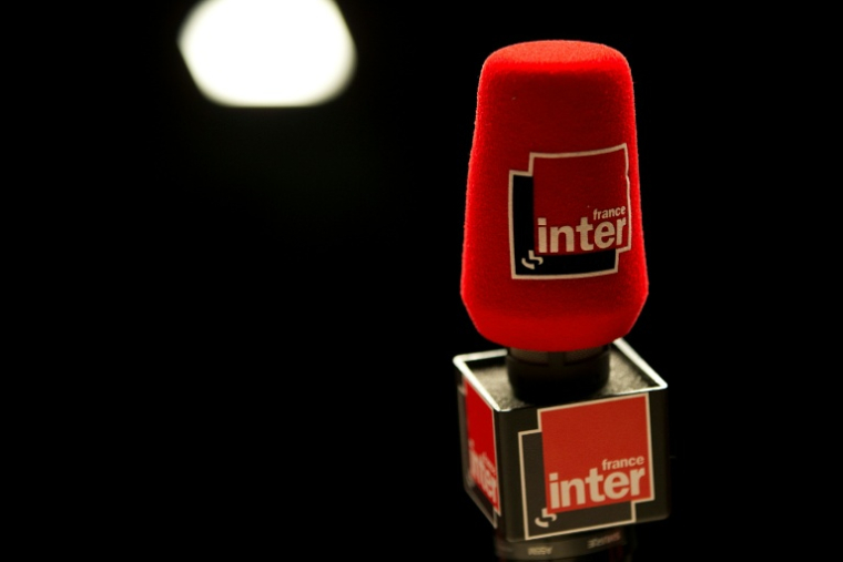 Deux syndicats du groupe public Radio France ont protesté contre l'arrivée prochaine du nouveau directeur adjoint de la rédaction du magazine Valeurs actuelles, Charles Sapin, comme éditorialiste politique le dimanche sur France Inter ( AFP / Joël SAGET )