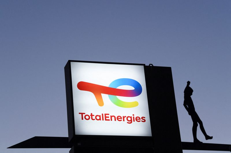 GREENPEACE DÉNONCE LE PARTENARIAT DE TOTALENERGIES AVEC LA COUPE DU MONDE DE RUGBY