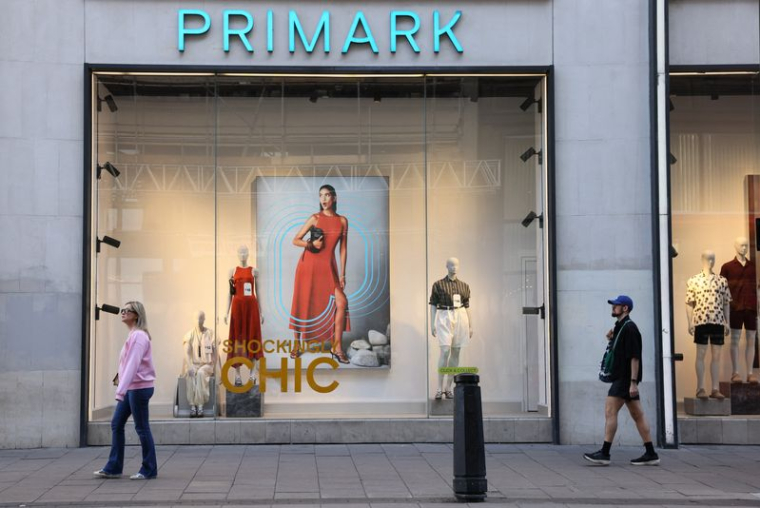 Vues de Primark sur Oxford Street à Londres