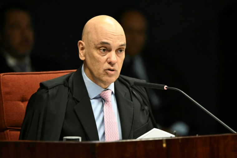 Le juge de la Cour suprême du Brésil, Alexandre de Moraes, avant le vote pour condamner ou acquitter l'ancien président d'extrême droite Jair Bolsonaro, le 9 septembre 2025 à Brasilia ( AFP / EVARISTO SA )