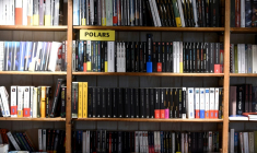 Les librairies doivent-elles servir des cafés pour survivre ? ( AFP / ERIC PIERMONT )