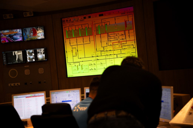 La salle de contrôle de la centrale de Flamanville, le 25 avril 2024. ( AFP / LOU BENOIST )