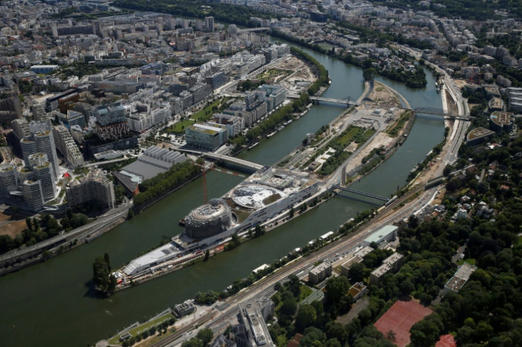 ue aérienne du chantier de l'île Séguin à Boulogne-Billancourt, le 14 juillet 2016 ans les Hauts-de-Seine ( AFP / THOMAS SAMSON )