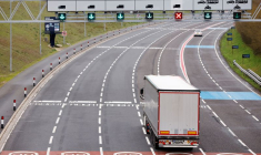 GB: LONDRES RETARDE DE NOUVEAUX CONTRÔLES AUX FRONTIÈRES AVEC L'UE