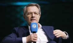 Dominique Schelcher à Boulogne-Billancourt, le 25 mars 2025 ( AFP / LUDOVIC MARIN )