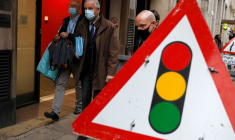 TOUJOURS PAS D'ACCORD AVEC LONDRES, DIT BARNIER AUX AMBASSADEURS EUROPÉENS, SELON DES SOURCES