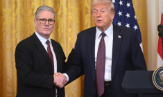 Keir Starmer et Donald Trump, à Washington DC, le 27 février 2025 ( AFP / SAUL LOEB )