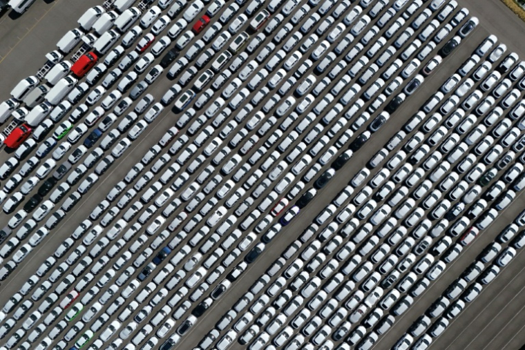 Assouplir l'objectif 2035, une réponse "pragmatique" aux difficultés de l'industrie automobile, déclare Séjourné à l'AFP ( AFP / Ina FASSBENDER )