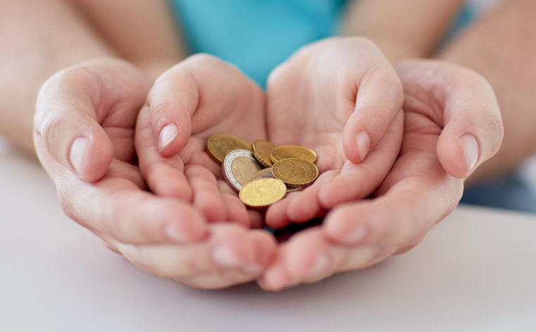 La donation-partage permet de donner un bien de son vivant crédit photo : Syda Productions/Shutterstock / Syda Productions