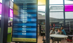 Les vols au départ vers Fort-de-France, en, Martinique, affichés à l'aéroport de Pointe-à-Pitre en Guadeloupe le 7 septembre 2017 ( AFP / Helene Valenzuela )