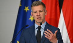 Le futur Premier ministre hongrois Peter Magyar, à Budapest, le 20 avril 2026 ( AFP / Attila KISBENEDEK )