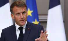 Le président français Emmanuel Macron participe à une conférence de presse à Paris