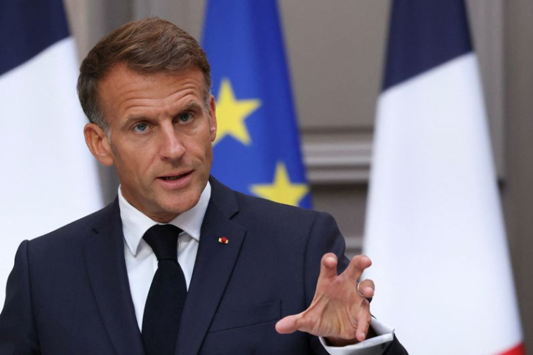 Le président français Emmanuel Macron participe à une conférence de presse à Paris