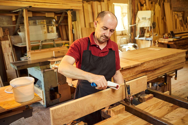 Nicolas se verse un salaire depuis son EURL. Il est imposé à l’impôt sur le revenu.