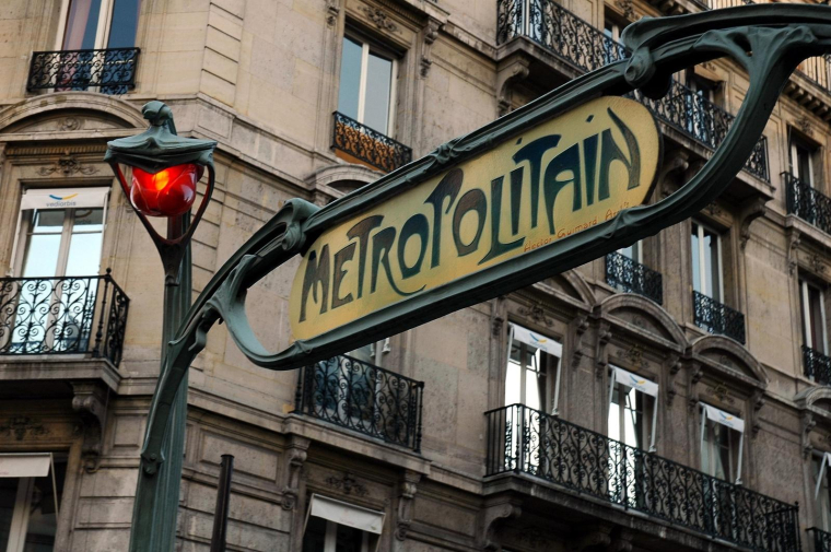 Les voyageurs pourront bientôt payer un ticket de métro par carte bancaire directement aux portiques, à Paris. (illustration) (272447 / Pixabay)