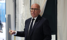 Éric Ciotti, candidat UDR-RN  à la mairie de Nice vote au premier tour des élections municipales, le 15 mars 2026 à Nice  ( AFP / Valery HACHE )