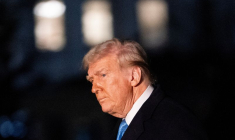 Le président américain Donald Trump arrive à la Maison Blanche