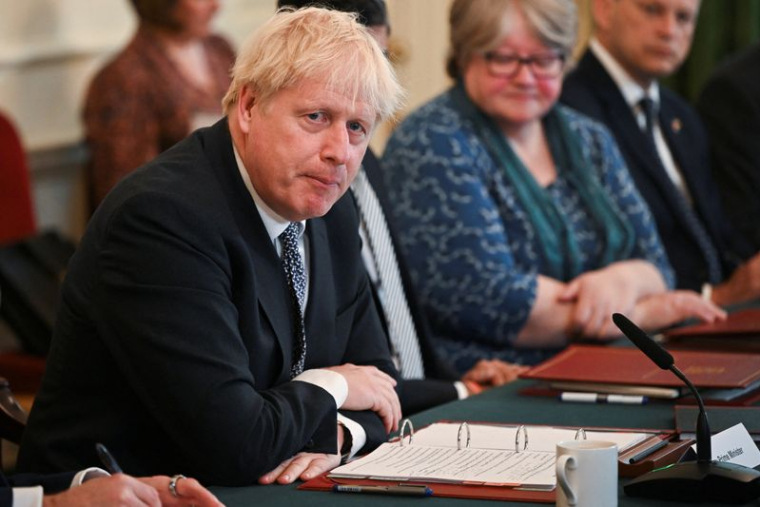 GRANDE BRETAGNE: LA CRISE POLITIQUE S'AMPLIFIE ALORS QUE DEUX MINISTRES LÂCHENT JOHNSON