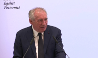 Assurabilité: Bayrou annonce une "cellule d'accompagnement des collectivités"