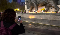 10 ans du 13-Novembre: hommage des Parisiens place de la République