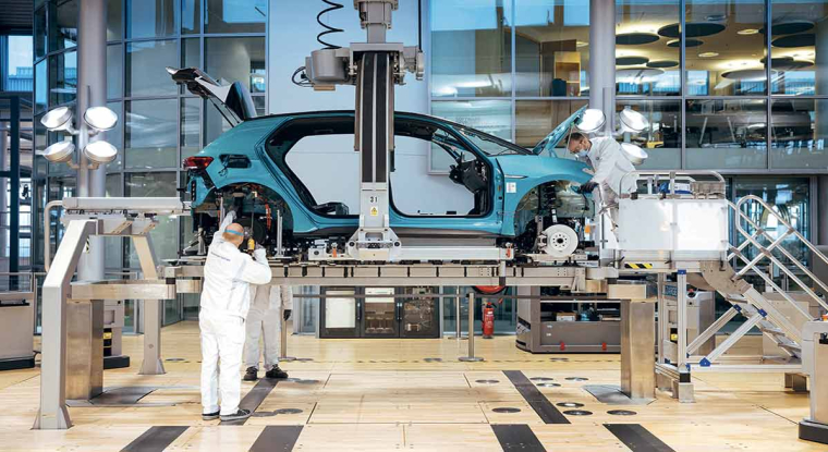 Entre les pénuries de composants et les goulets d'étranglement, les dirigeants de Volkswagen craignent de ne pas tenir leurs objectifs pour 2022. (© Volkswagen AG)