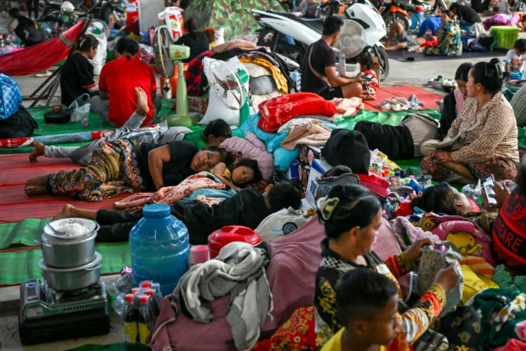 Un camp pour personnes déplacées dans la province cambodgienne de Banteay Meanchey, à la frontière avec la Thaïlande, le 13 décembre 2025 ( AFP / TANG CHHIN SOTHY )
