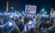 Nouvelle manifestation de l'opposition à Istanbul, le 7 mai 2025 ( AFP / Yasin AKGUL )