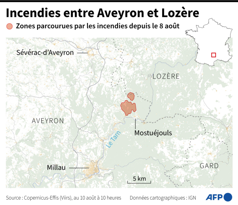 Carte localisant les surfaces brûlées par l'incendie parti le 8 août en fin de journée entre les départements de la Lozère et de l'Aveyron, d'après Effis-Copernicus ( AFP / )