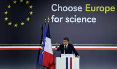 Le président Emmanuel Macron lors de la conférence "Choose Europe for Science" à l'Université de la Sorbonne, le 5 mai 2025 à Paris ( POOL / Gonzalo Fuentes )