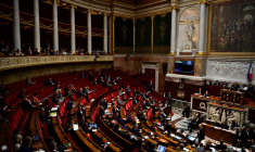 Grande distribution, santé, violences conjugales, bien-être animal : la semaine sera chargée à l'Assemblée nationale. ( AFP / CHRISTOPHE ARCHAMBAULT )
