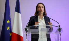 La secrétaire générale de la CGT, Sophie Binet, en conférence de presse, le 13 avril 2026 à Paris ( AFP / Ludovic MARIN )