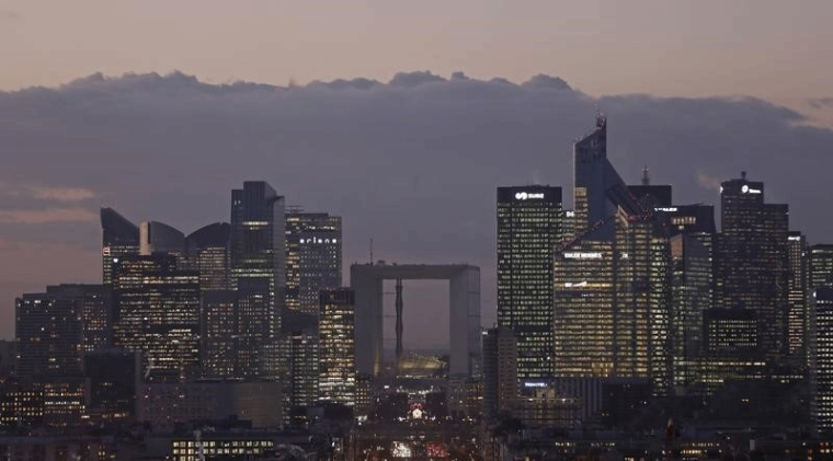 LES BANQUES RASSURENT SUR LEURS PROFITS, PAR SUR L'EMPLOI