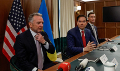 Le secrétaire d'État américain Marco Rubio, l'envoyé spécial américain Steve Witkoff et le gendre du président américain Donald Trump, Jared Kushner