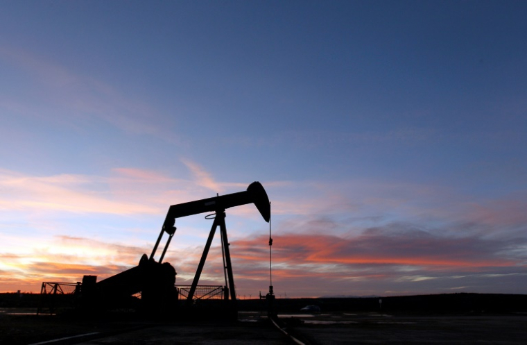 La consommation mondiale de pétrole devrait connaître "une légère baisse" en 2030, premier signe de déclin de cette énergie fossile responsable du changement climatique depuis 2020, année hors norme du Covid, selon l'Agence internationale de l'énergie (AIE) dans un rapport. ( AFP / CESAR MANSO )