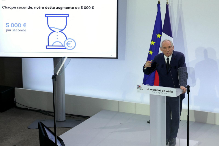 Le Premier ministre, François Bayrou, lors de la présentation des grandes lignes du budget 2026. A Paris, le 15 juillet 2025. ( AFP / THOMAS SAMSON )