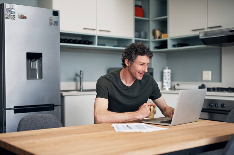 Impôts, le simulateur en ligne - iStock-shapecharge