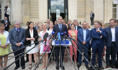 Laurent Wauquiez et les députés de son futur groupe parlementaire à Paris, le 10 juillet 2024. ( AFP / BERTRAND GUAY )
