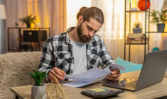 Mensualités de crédit impayées : comment éviter les sanctions et réagir efficacement ? / iStock.com - Andrii Iemelyanenko