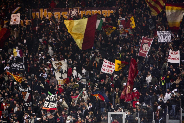 Treize supporters de la Roma vont être jugés en France