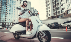 Verdir votre scooter en remplaçant son moteur thermique par un moteur électrique, c’est la promesse de la start-up Noil crédit photo :  Shutterstock