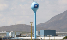 GENERAL MOTORS BAT LES ESTIMATIONS DE BÉNÉFICE AU 4E TRIMESTRE