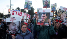 Des manifestants israéliens à Jérusalem, demandant la libération des otages détenus à Gaza