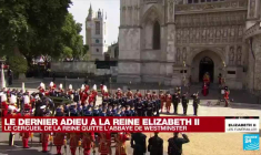 Funérailles d'Elizabeth II : le cercueil de la reine quitte l'abbaye de Westminster
