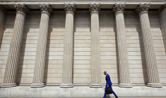 LA BANQUE D'ANGLETERRE DEVRAIT RELEVER SES TAUX EN 2022, SELON VLIEGHE