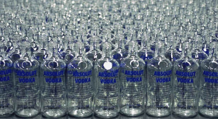 Depuis l’acquisition en 2008 du groupe suédois Vin et Sprit et de sa marque de vodka Absolut, Pernod Ricard a considérablement réduit son taux d’endettement grâce à une gestion au cordeau et à un flux de trésorerie abondant. (© Pernod Ricard)