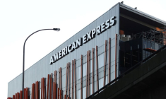 AMEX MANQUE LES ESTIMATIONS AU T3, PLOMBÉ PAR SES PROVISIONS POUR RISQUES DE CRÉANCES